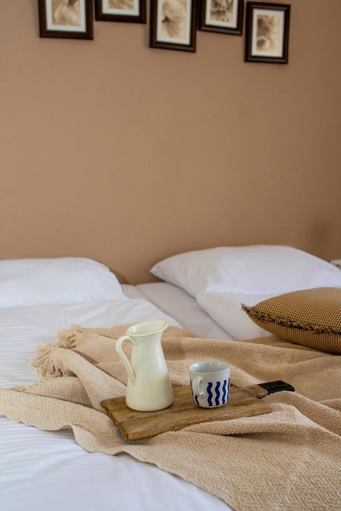 Ako Doma Hotel Poltar Eksteriør billede