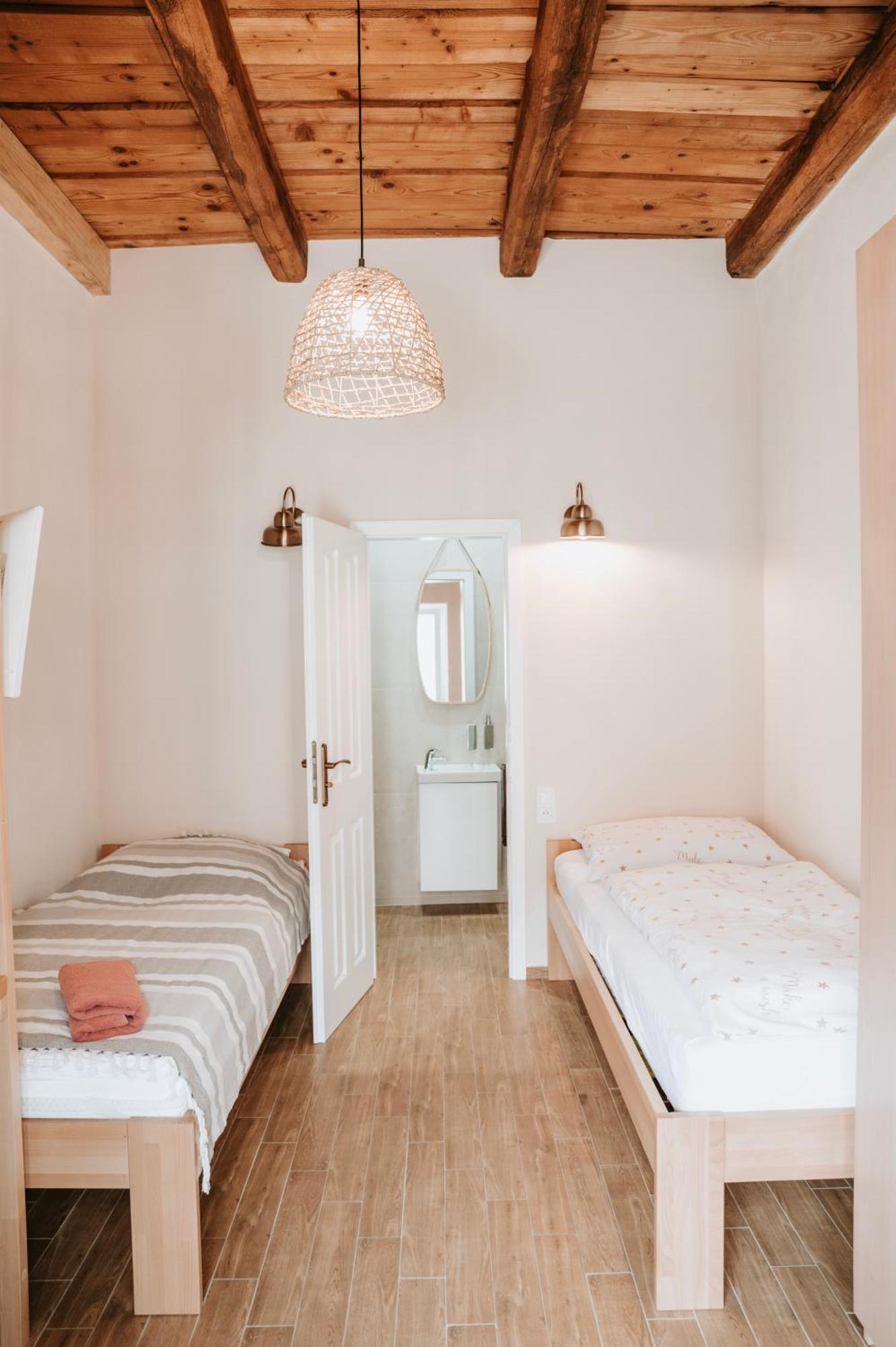 Ako Doma Hotel Poltar Eksteriør billede